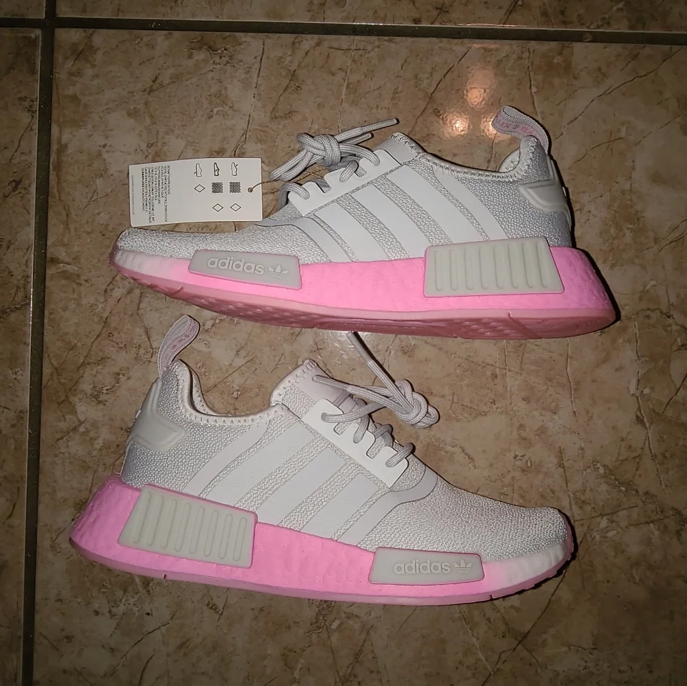 Adidas NMD R1 Grey/Bliss Pink - Picture 1 of 5
